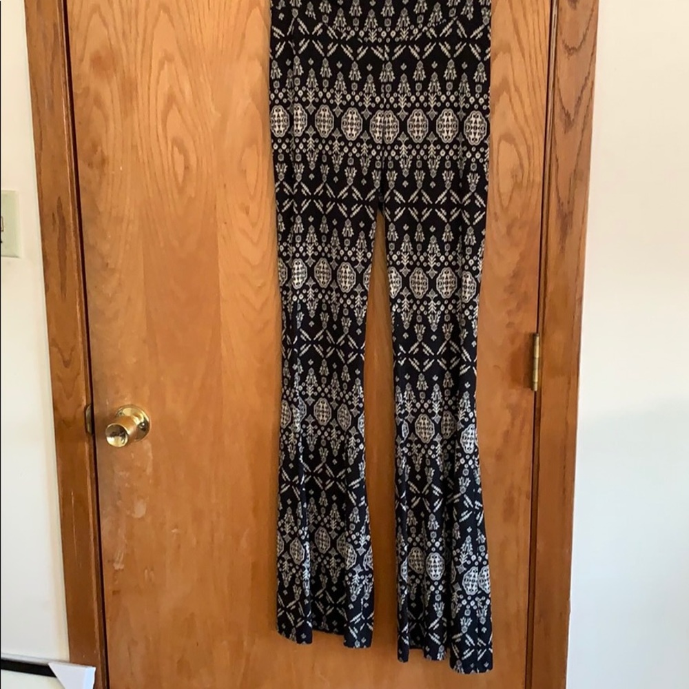 Women’s black and white patterned pants